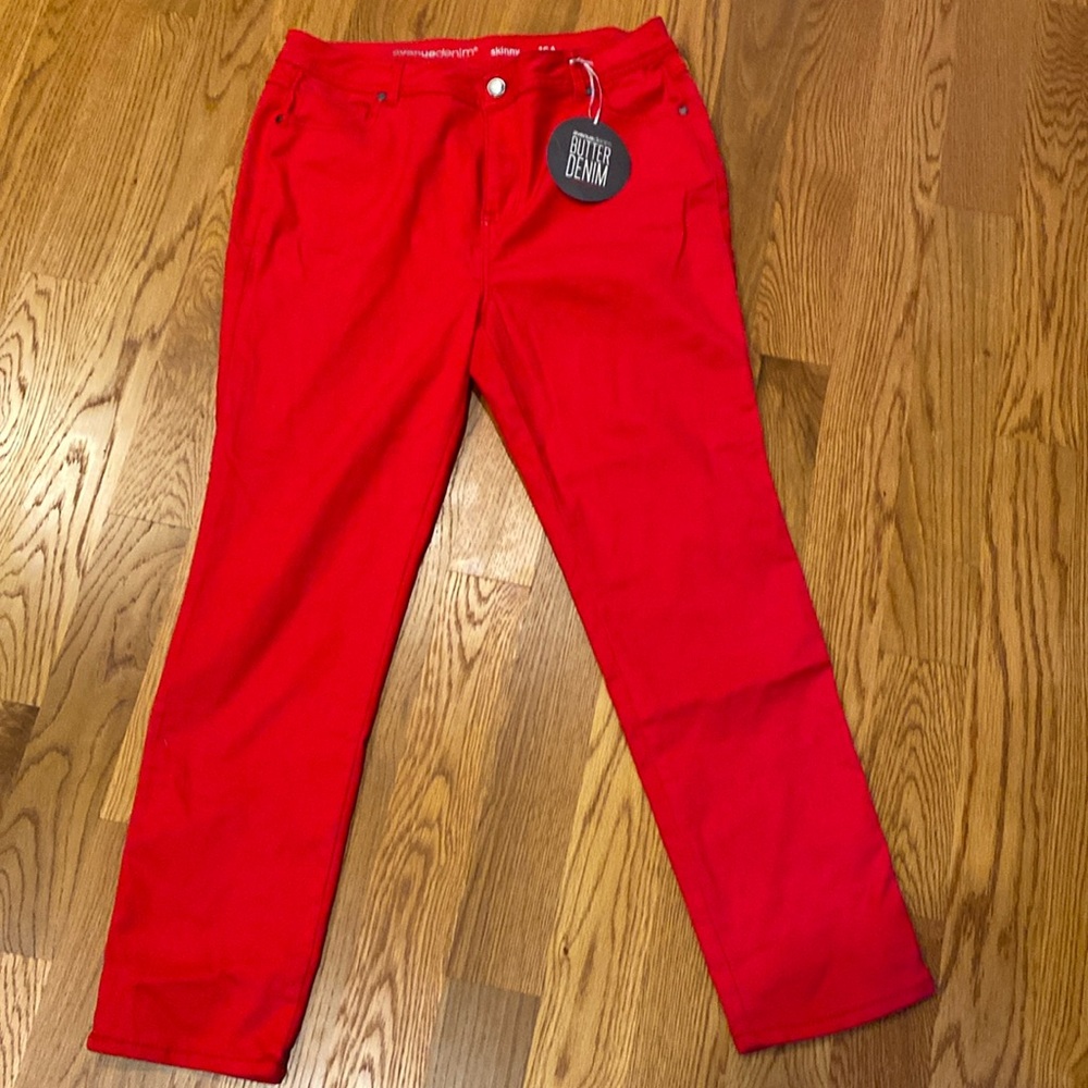 Avenue Denim 4 pocket Red Stretch Pants. Comfy and stylish size 16AV (1a)